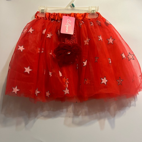 Red tutu dancing - Picture 2 of 2